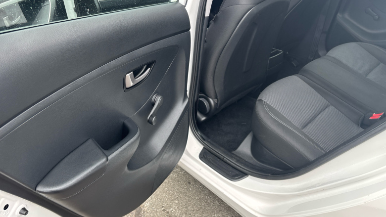 Hyundai i30 1.6 CRDi Blue Drive Classic 5dr Diesel Hatchback